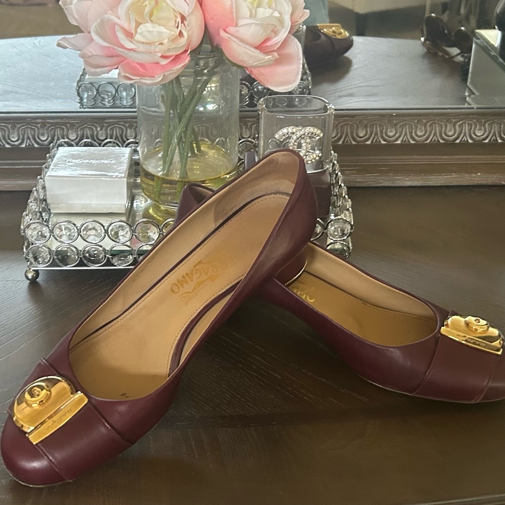Authentic Salvatore Ferragamo Burgundy and Gold Loafers Timeless Elegance